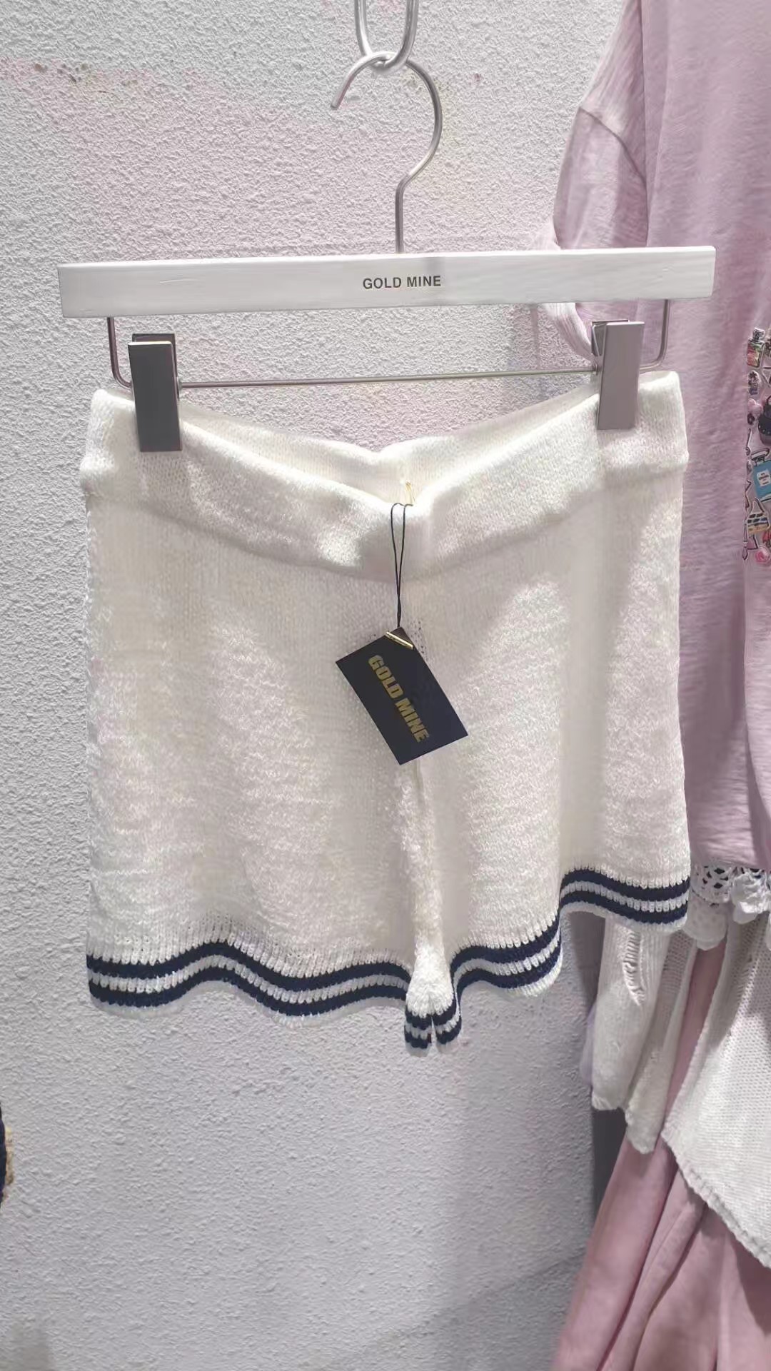 白色