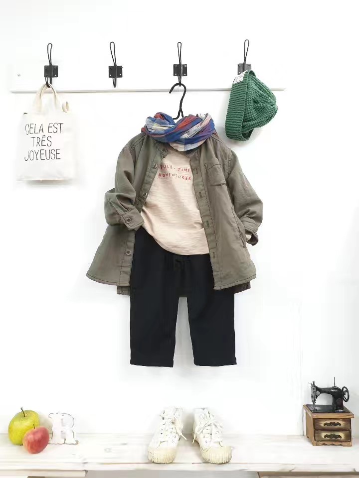 灰色