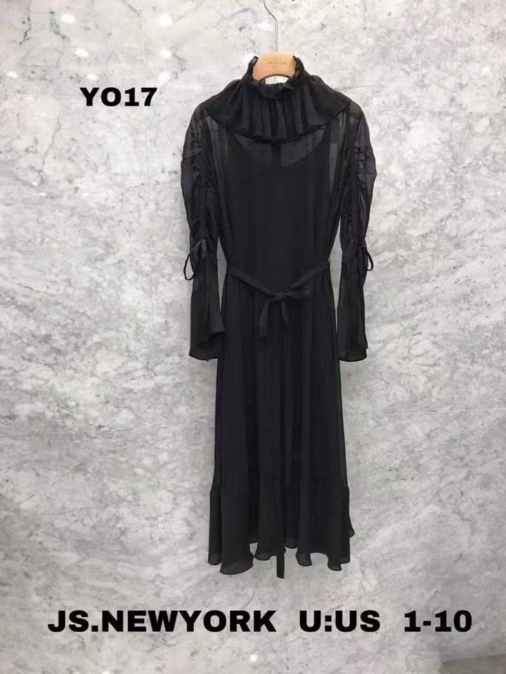 黑色