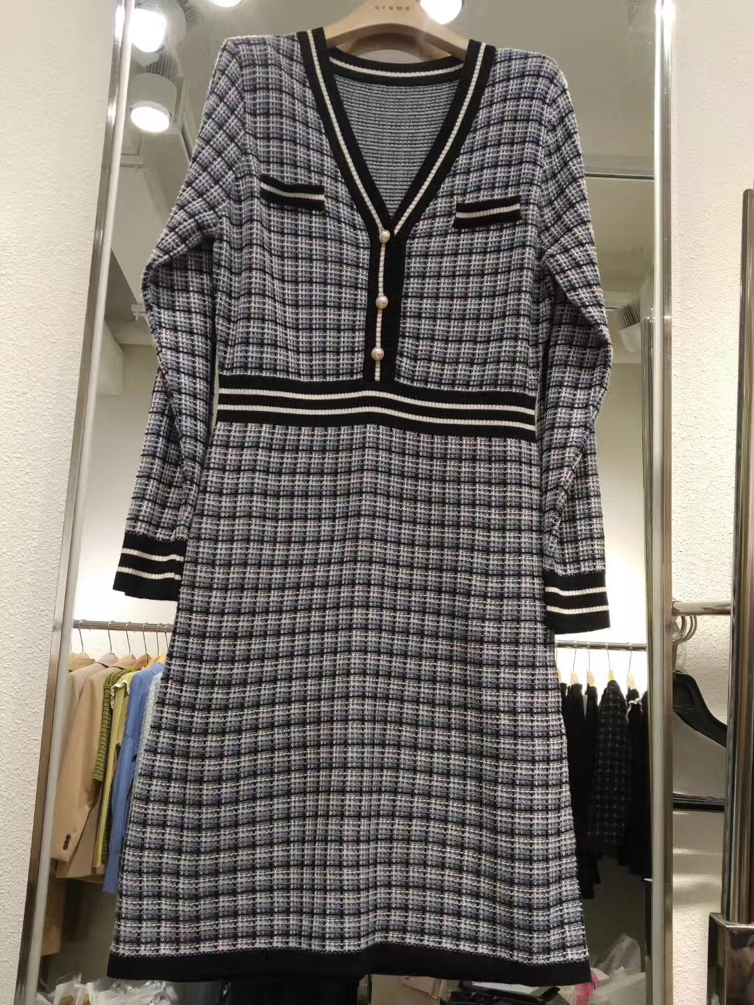 蓝色