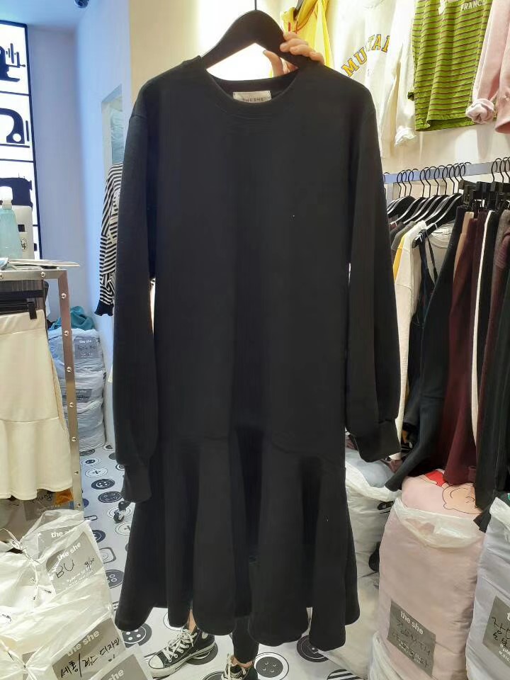 黑色