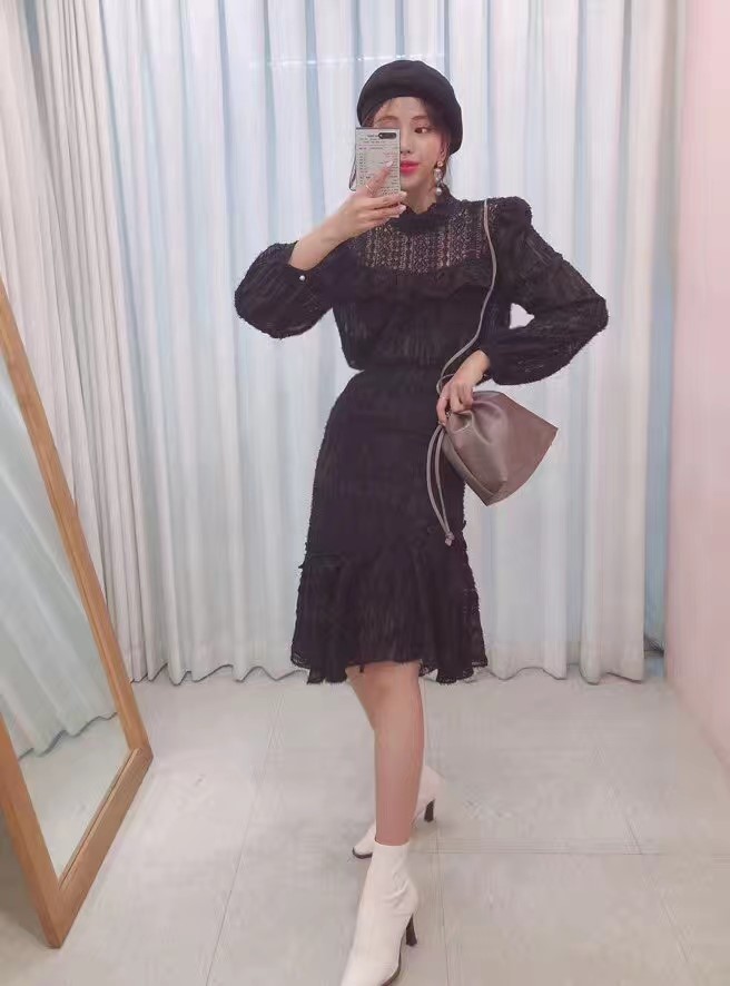 黑色