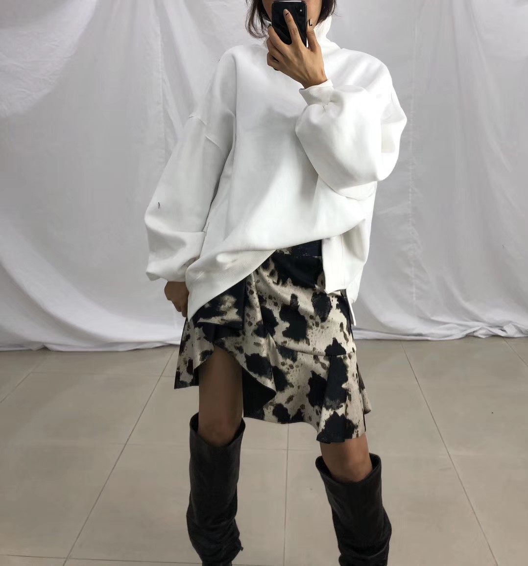 黑色