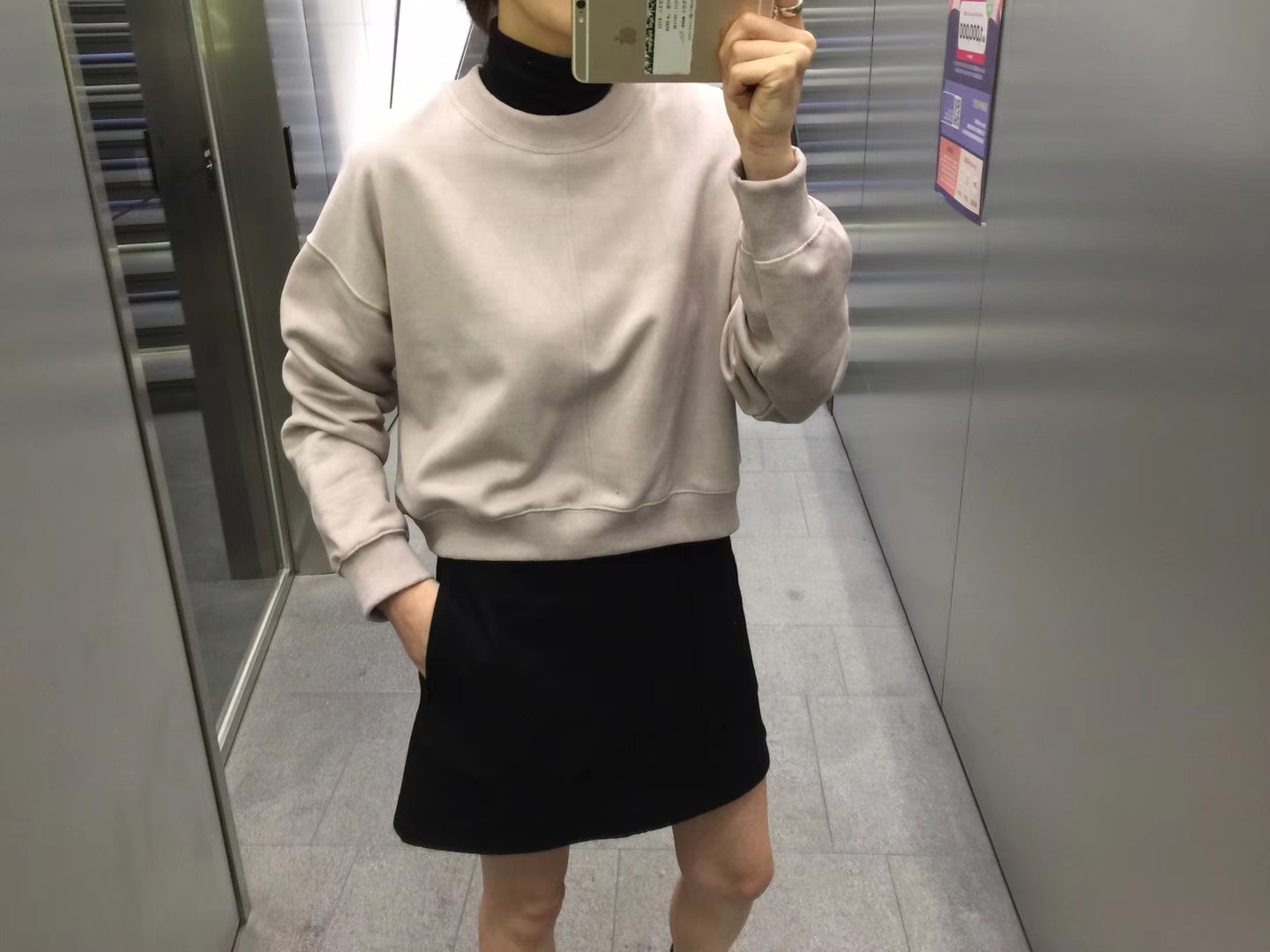 黑色