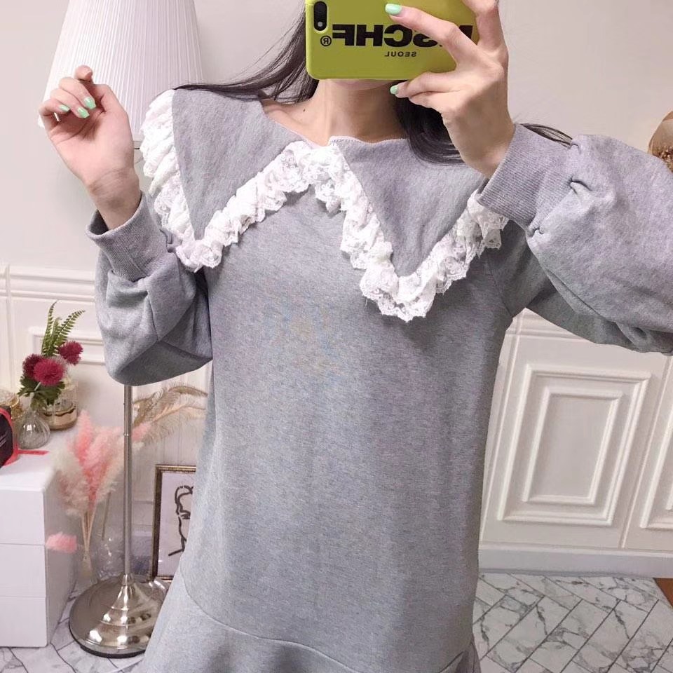 灰色