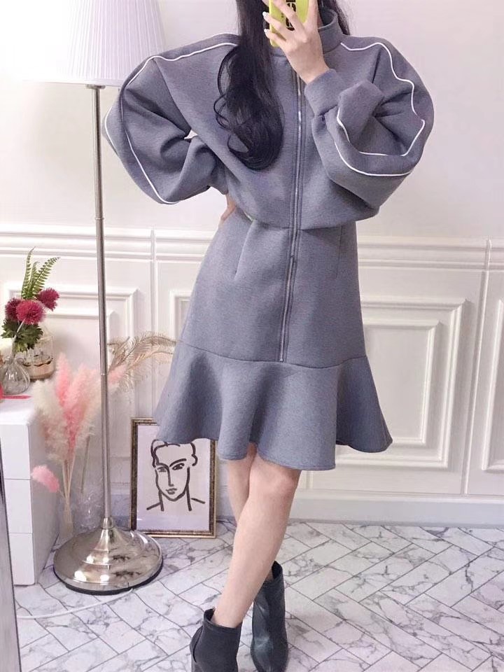蓝色