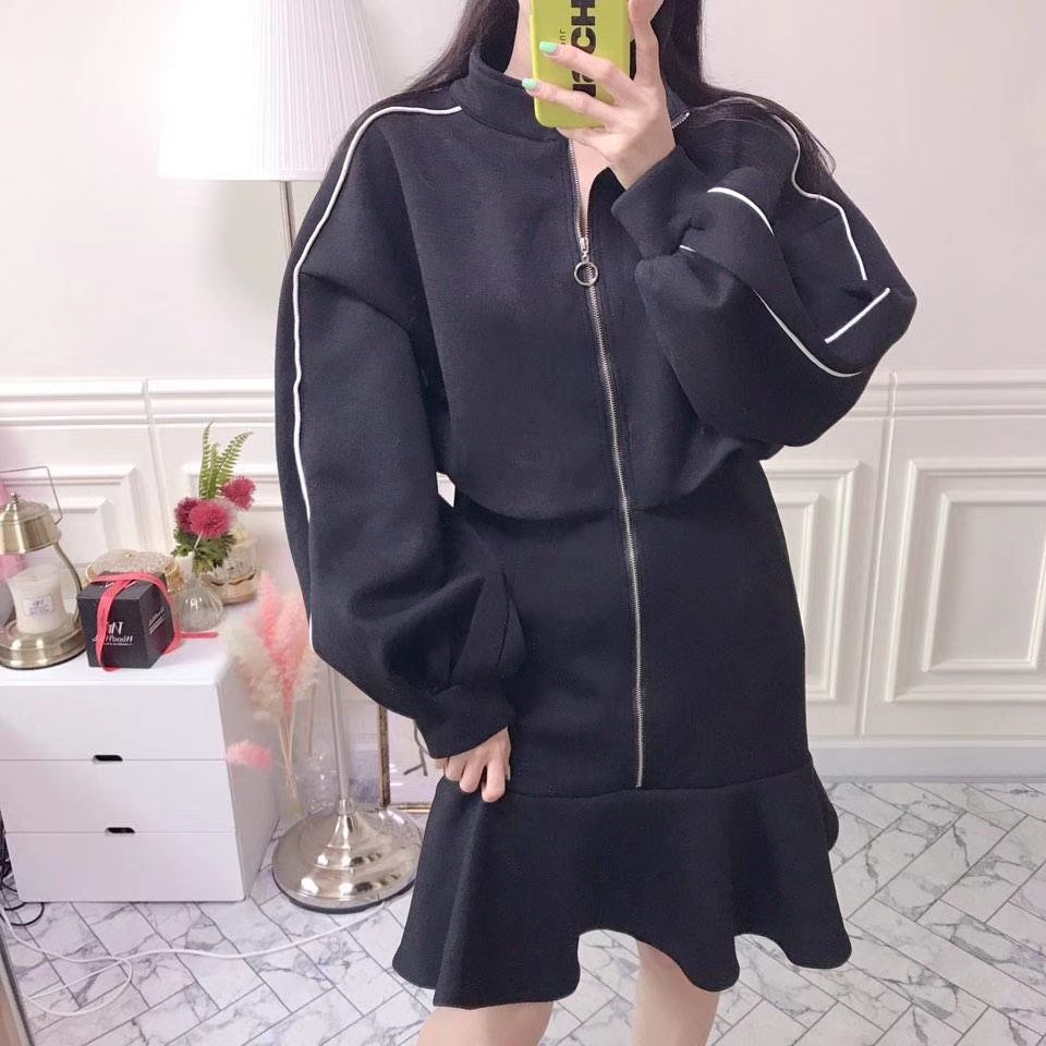 黑色