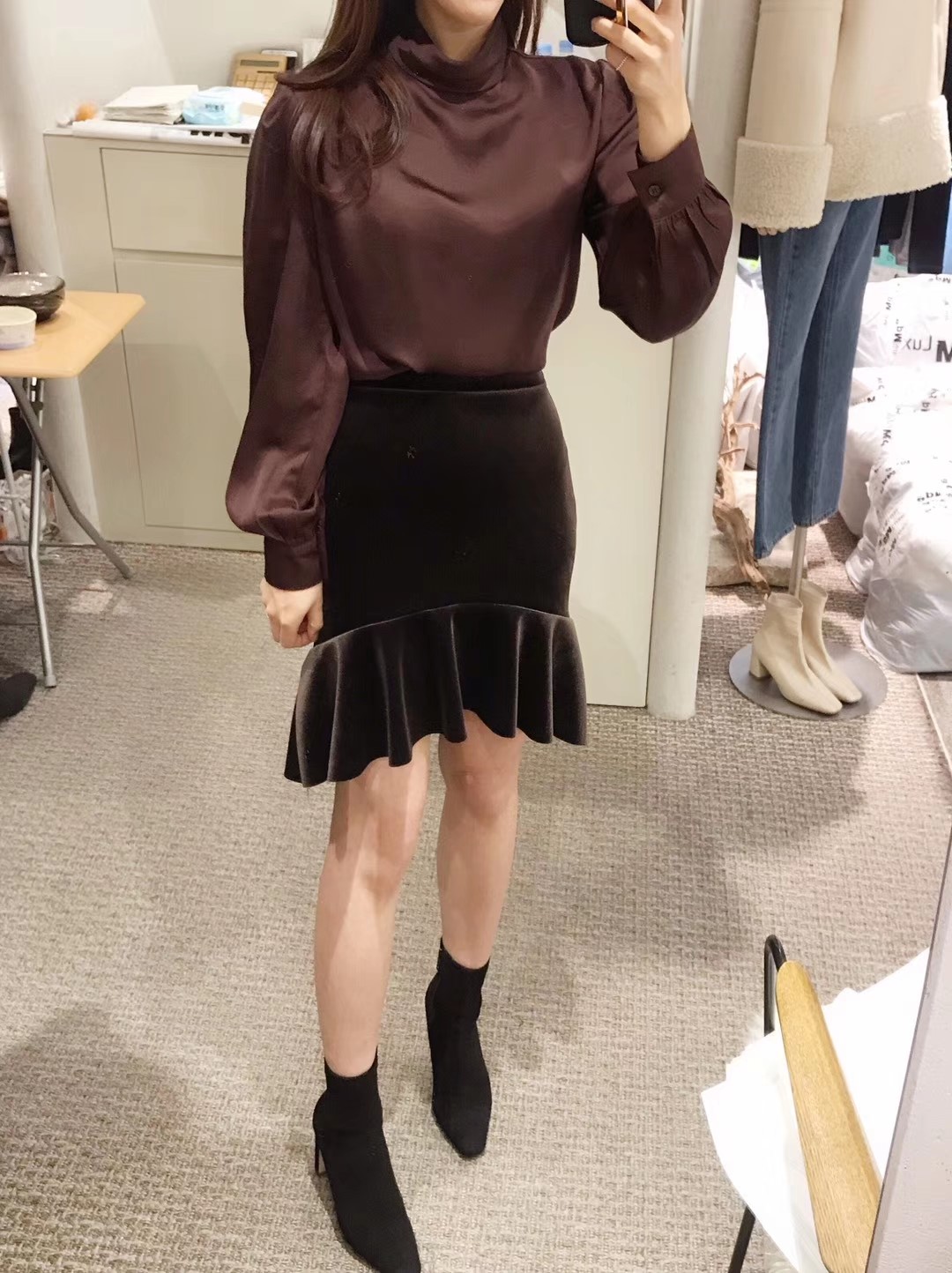黑色