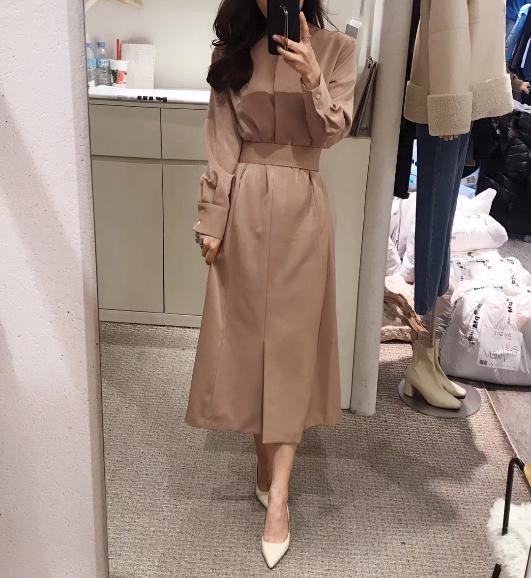 粉红色