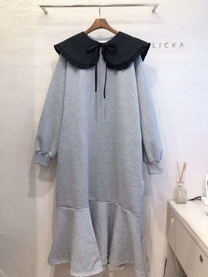 灰色