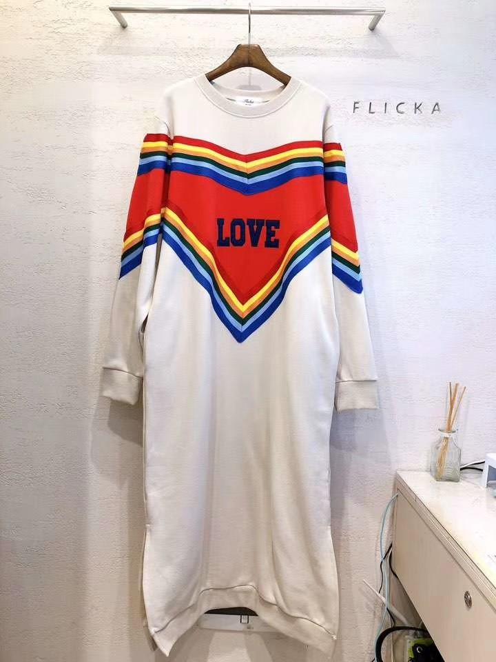 蓝色
