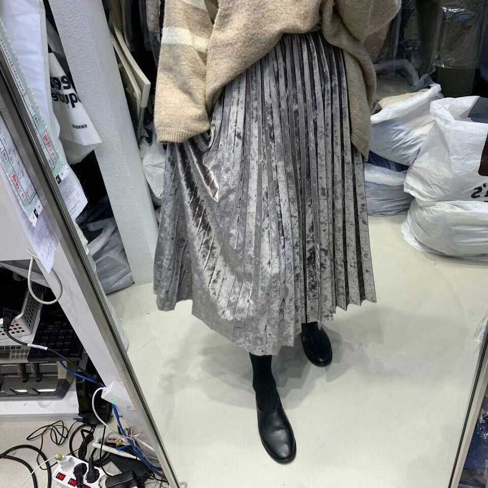 灰色