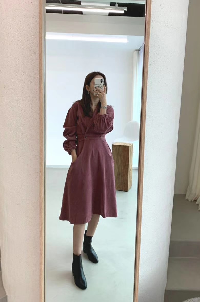 粉红色