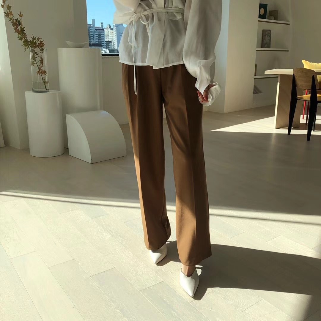 浅棕色
