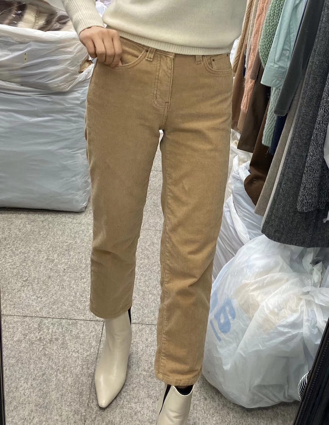黄色