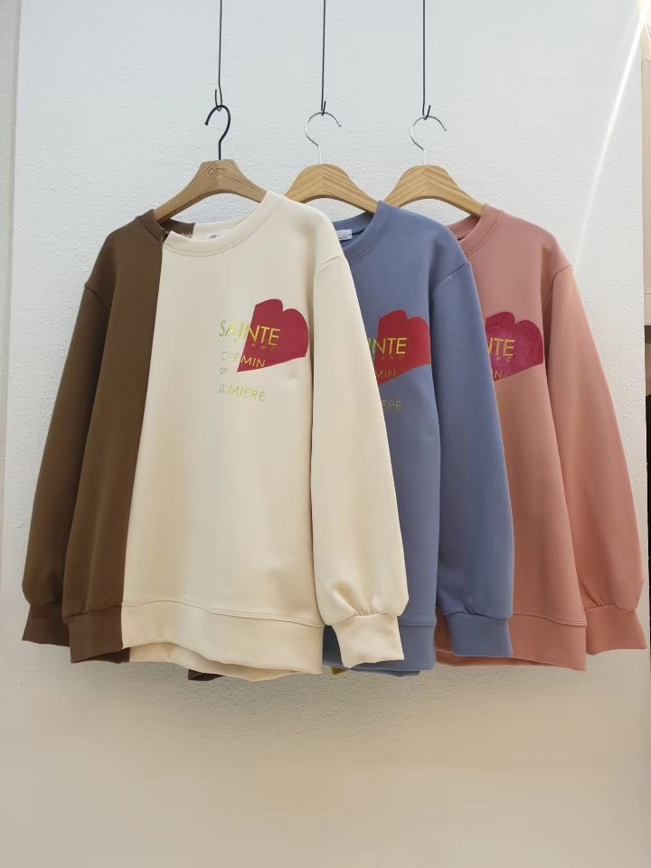 粉红色