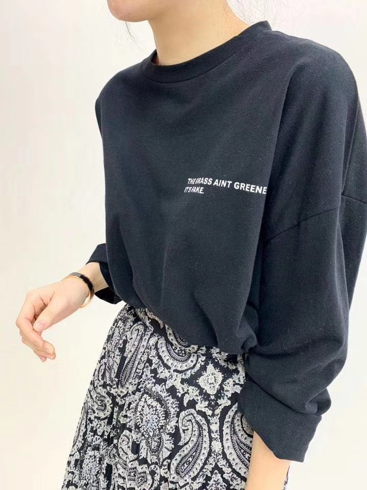 黑色
