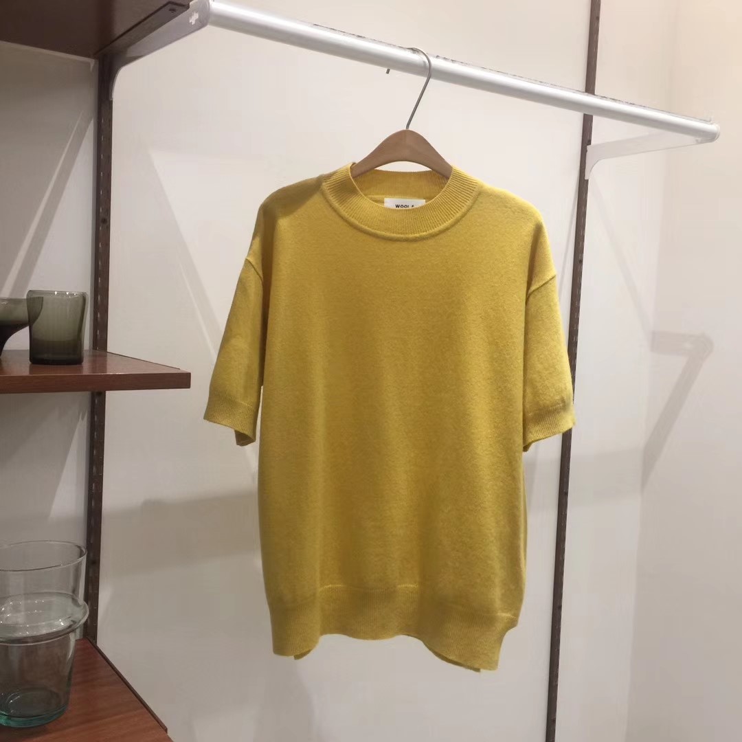 黄色