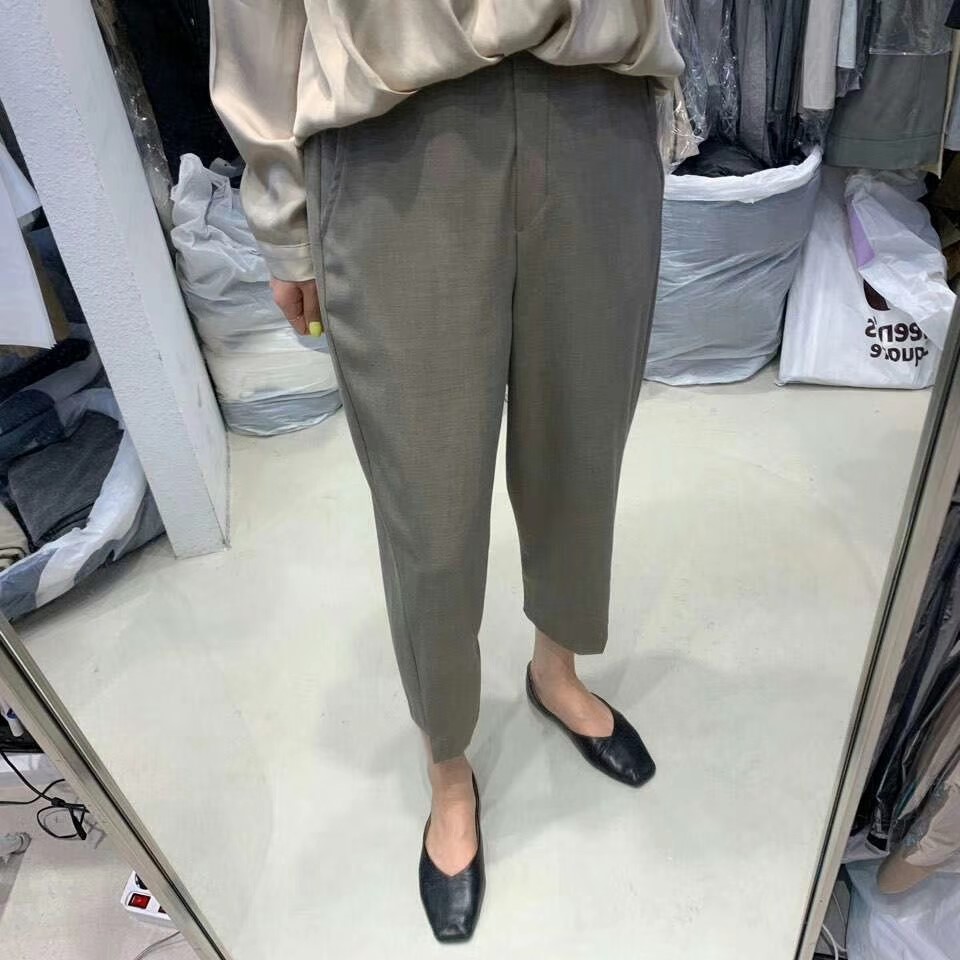 灰色