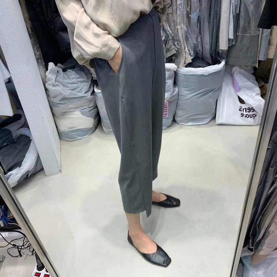 灰色