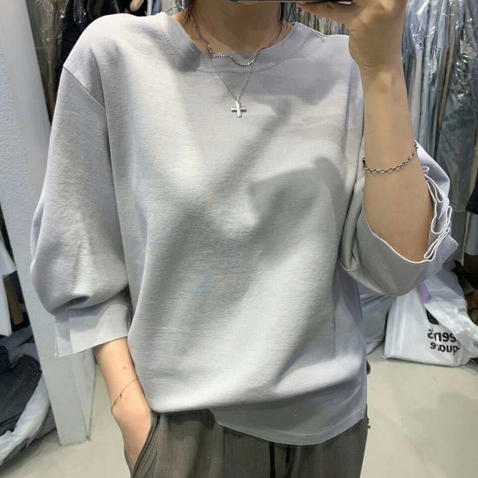 灰色