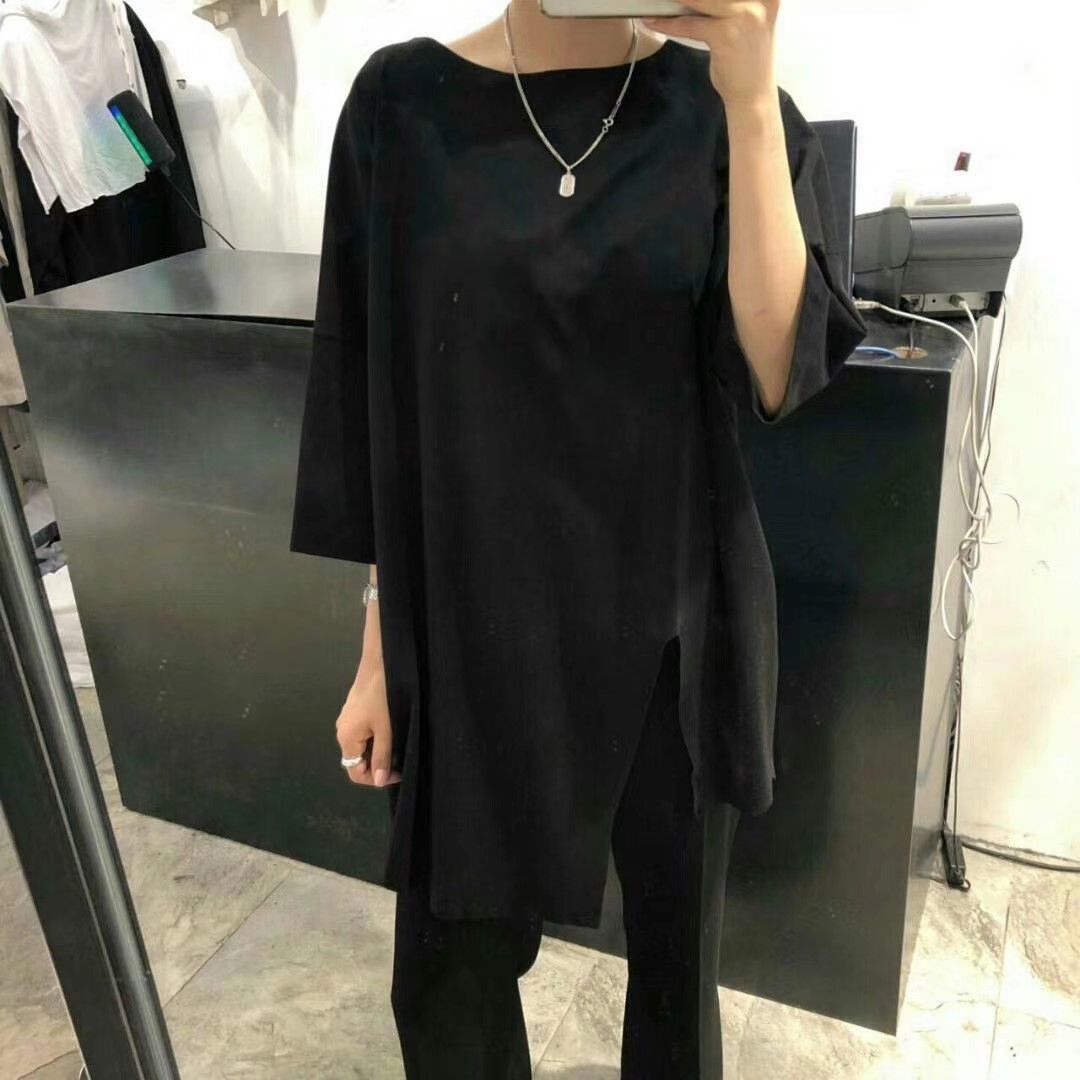 黑色