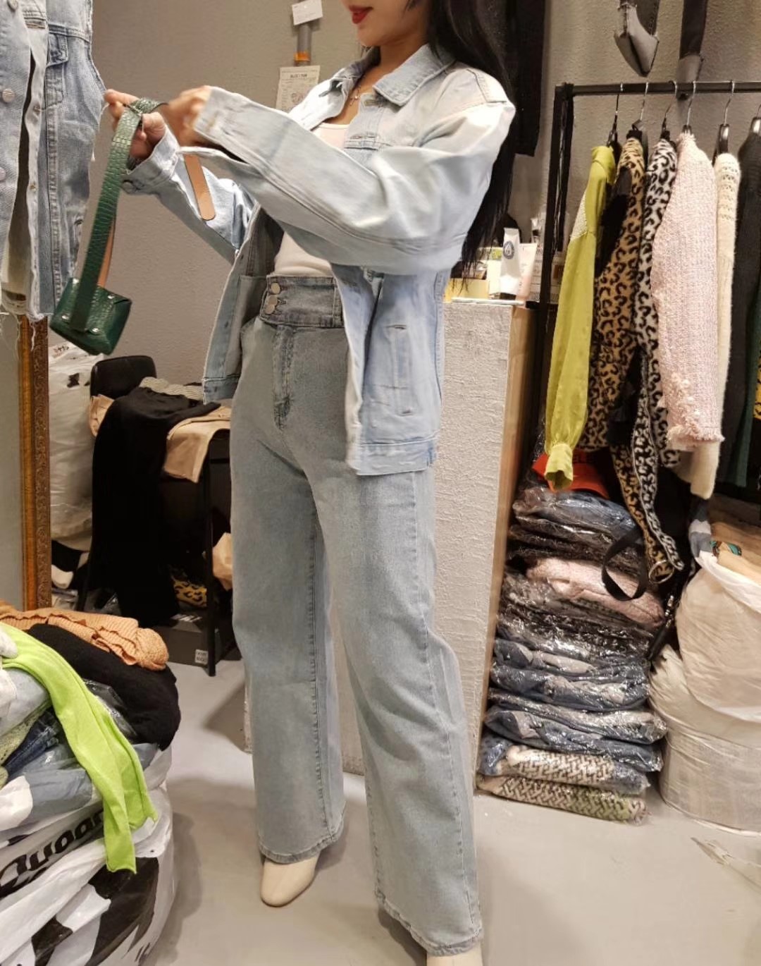 蓝色