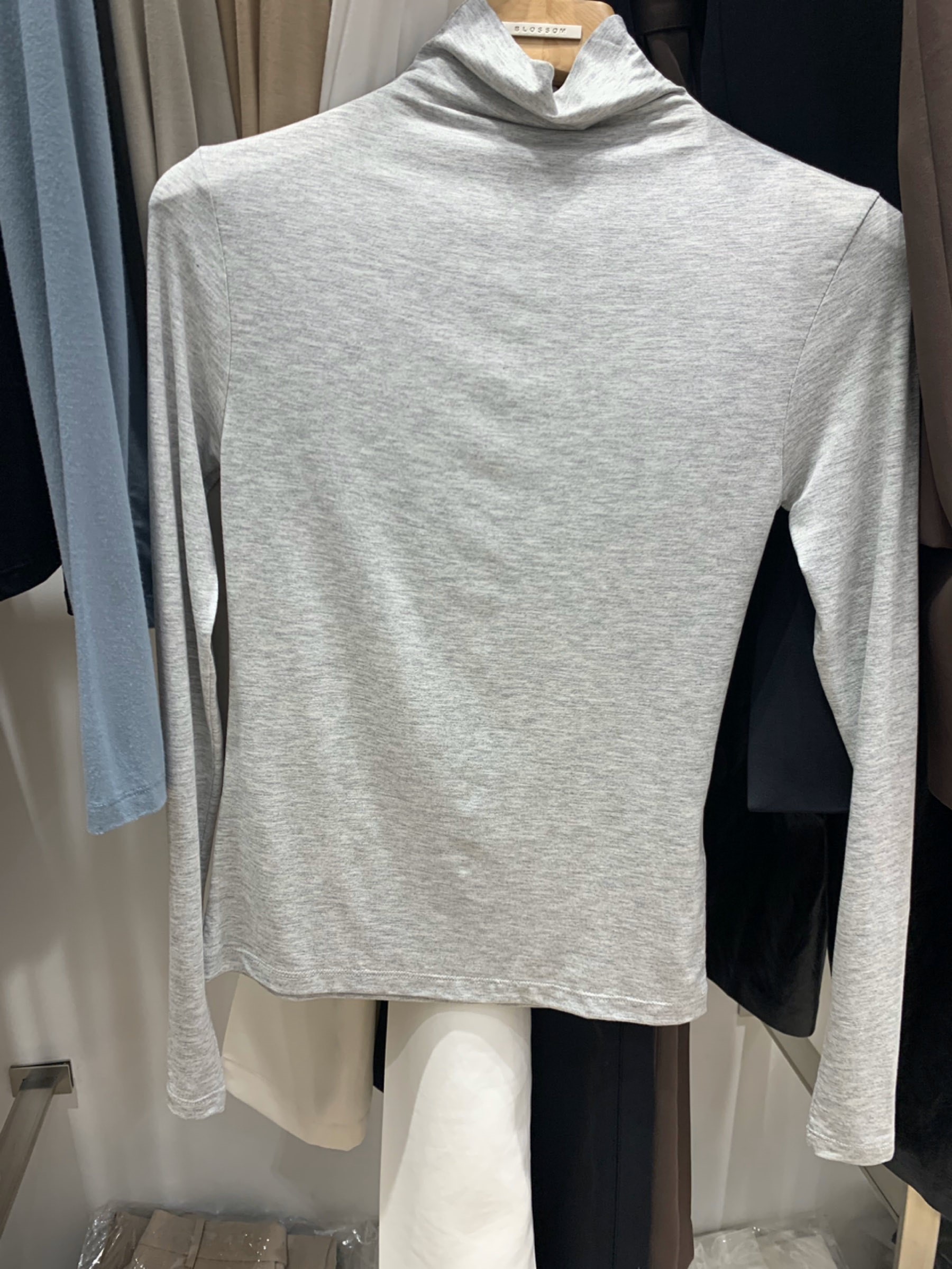 米灰色