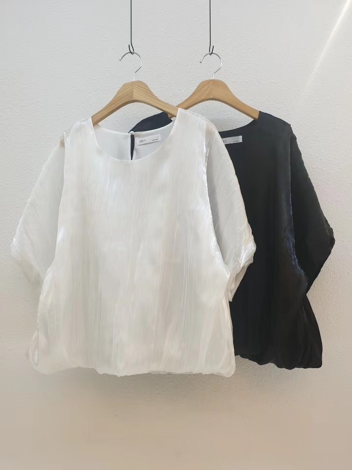 白色