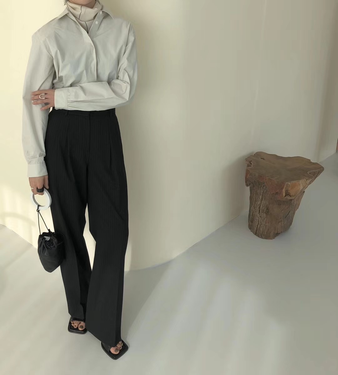 灰色