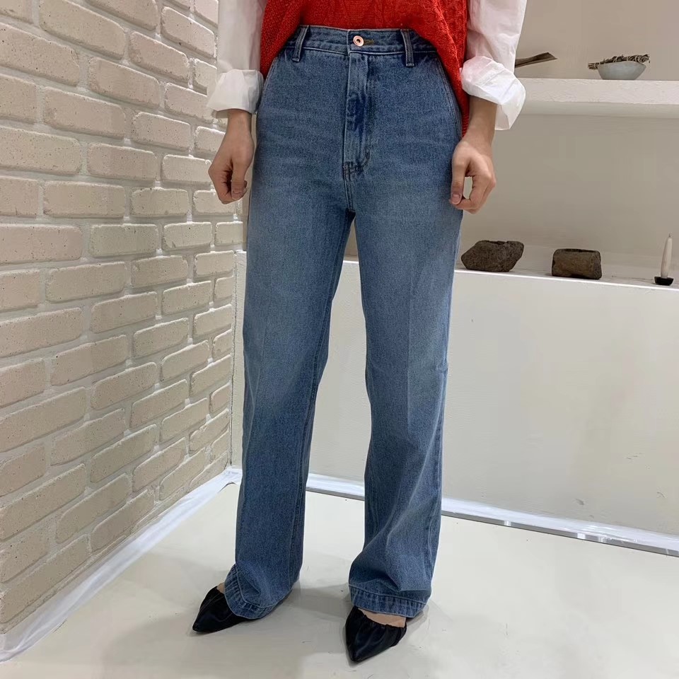 蓝色