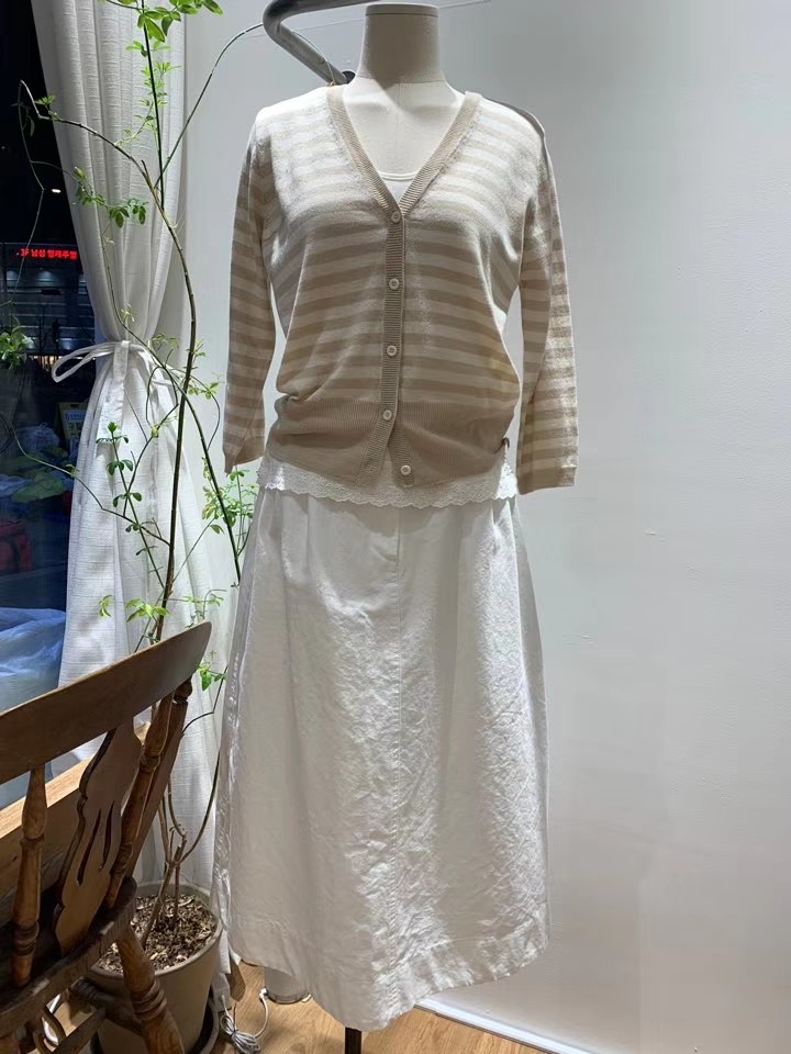 浅棕色
