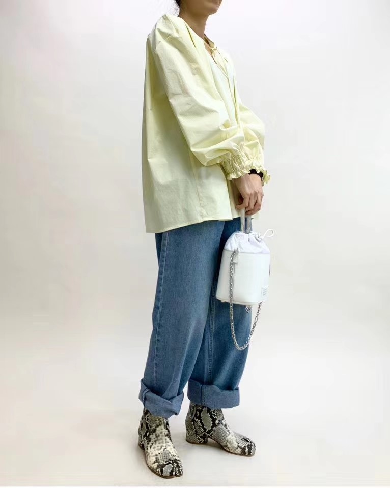 黄色