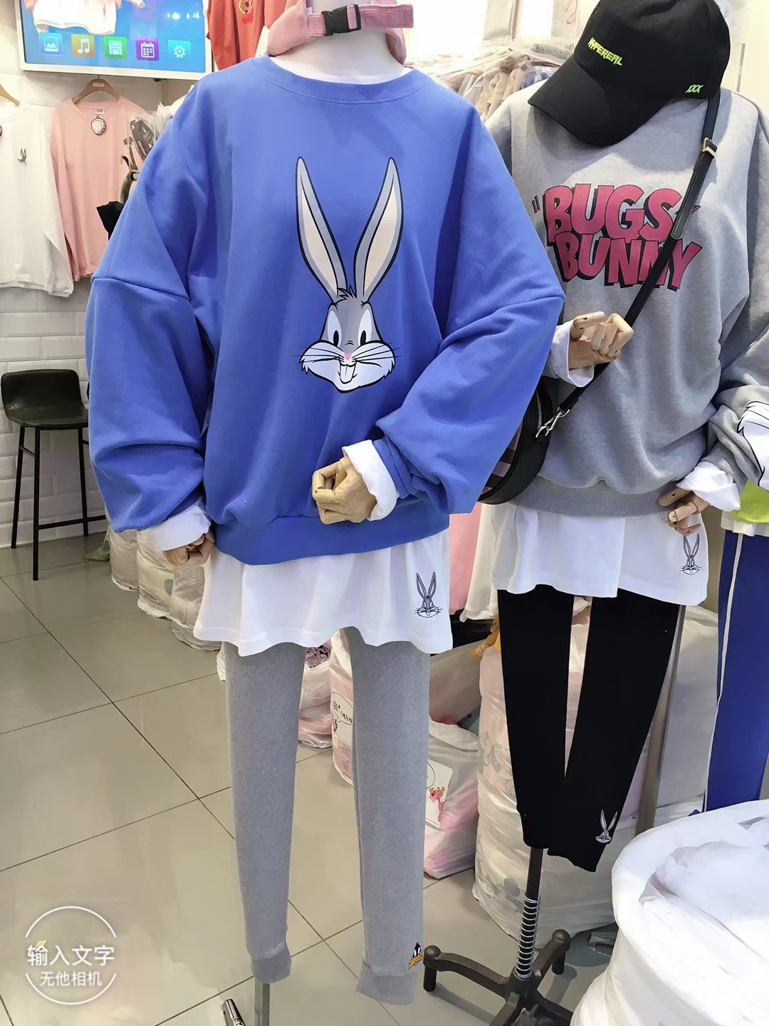蓝色