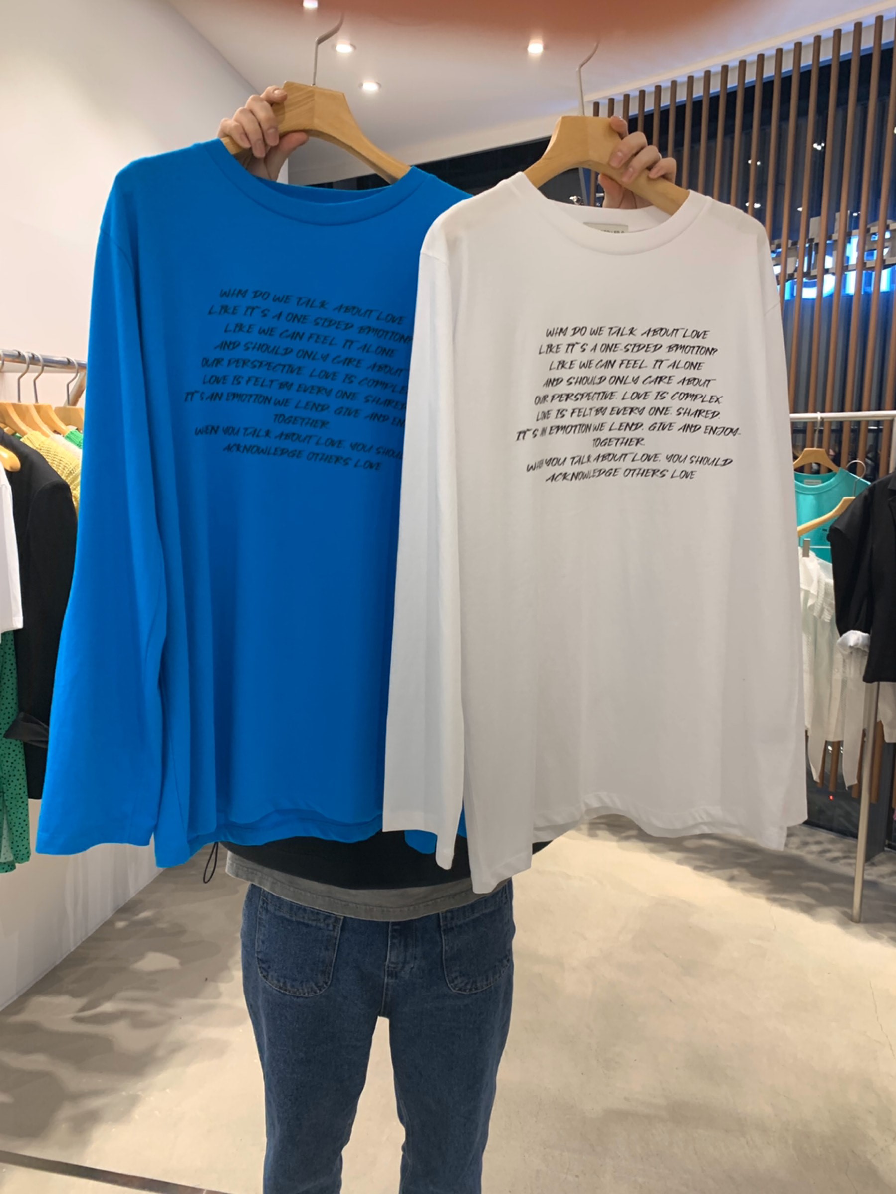 蓝色