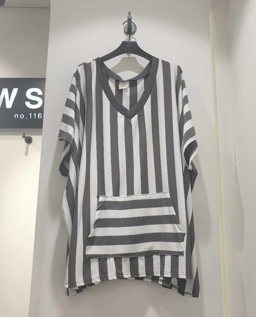 灰色