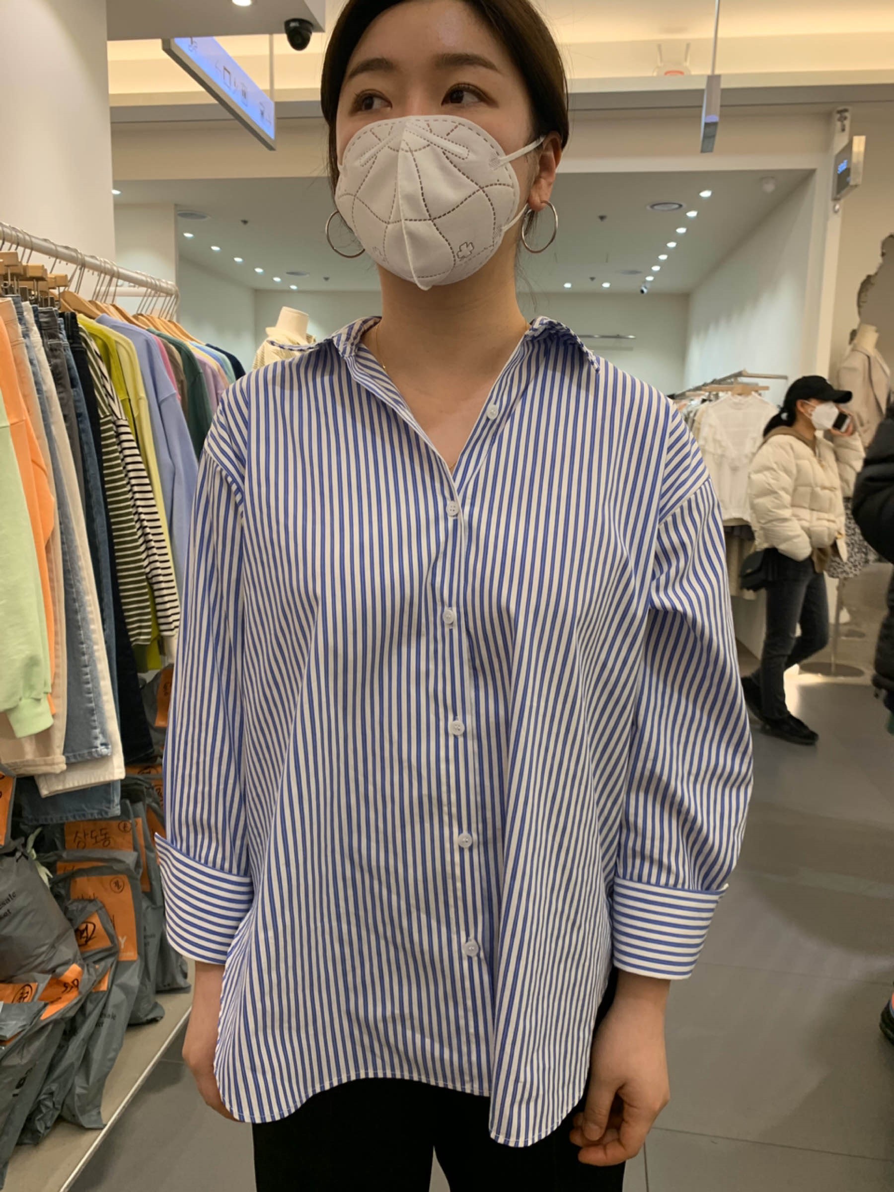 蓝色