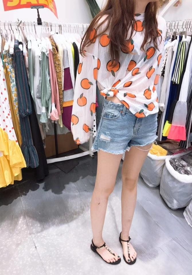 黄色