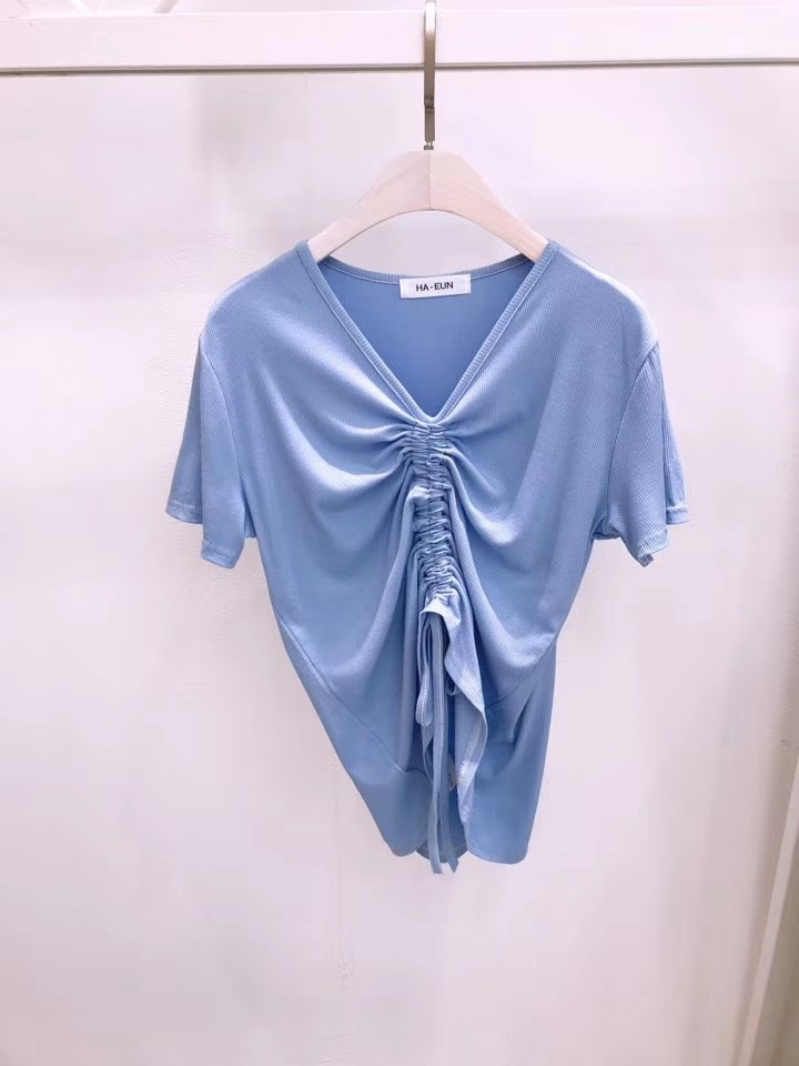 蓝色