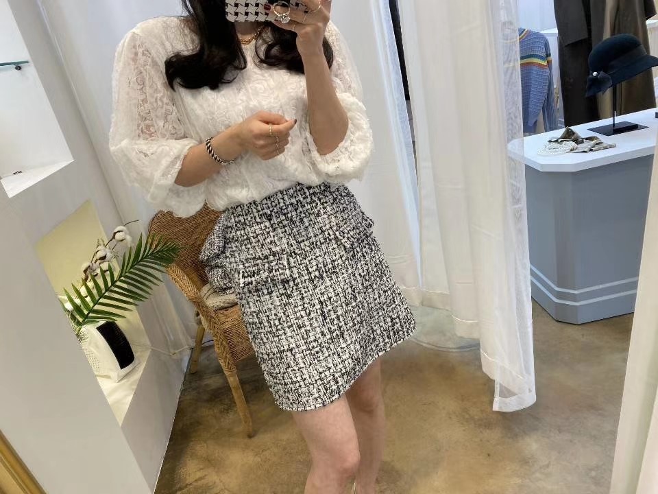 白色