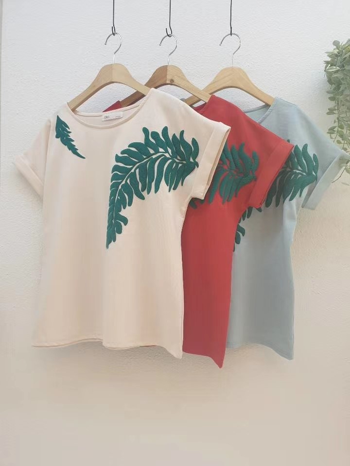 红色