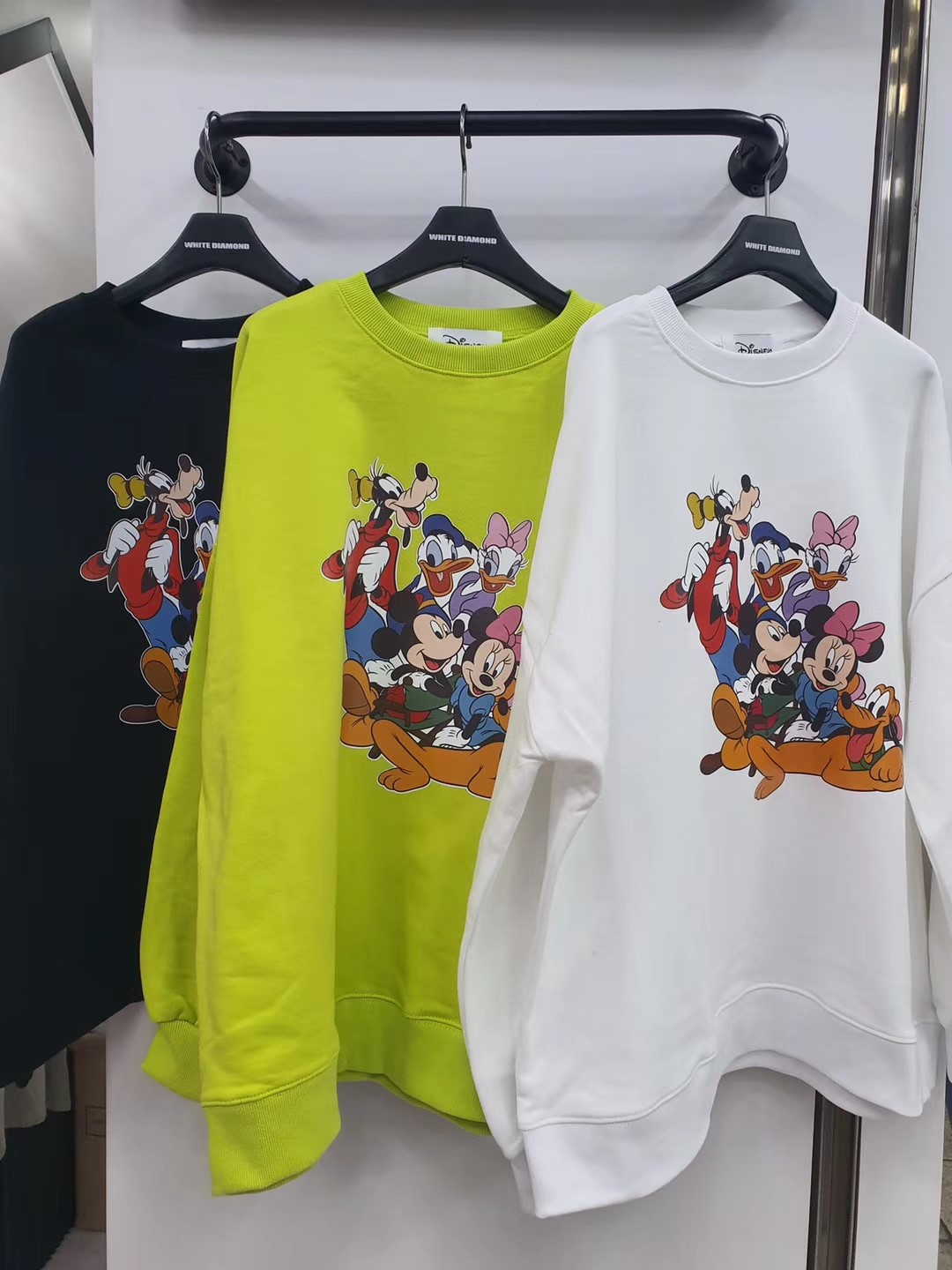 荧光绿色