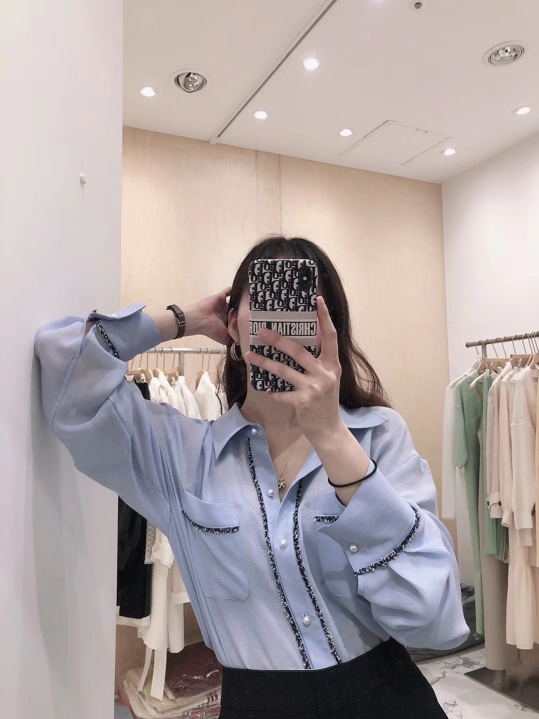 蓝色