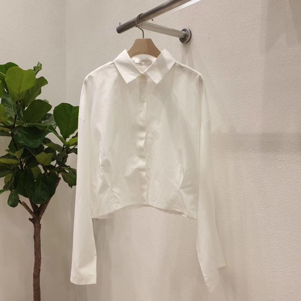 蓝色