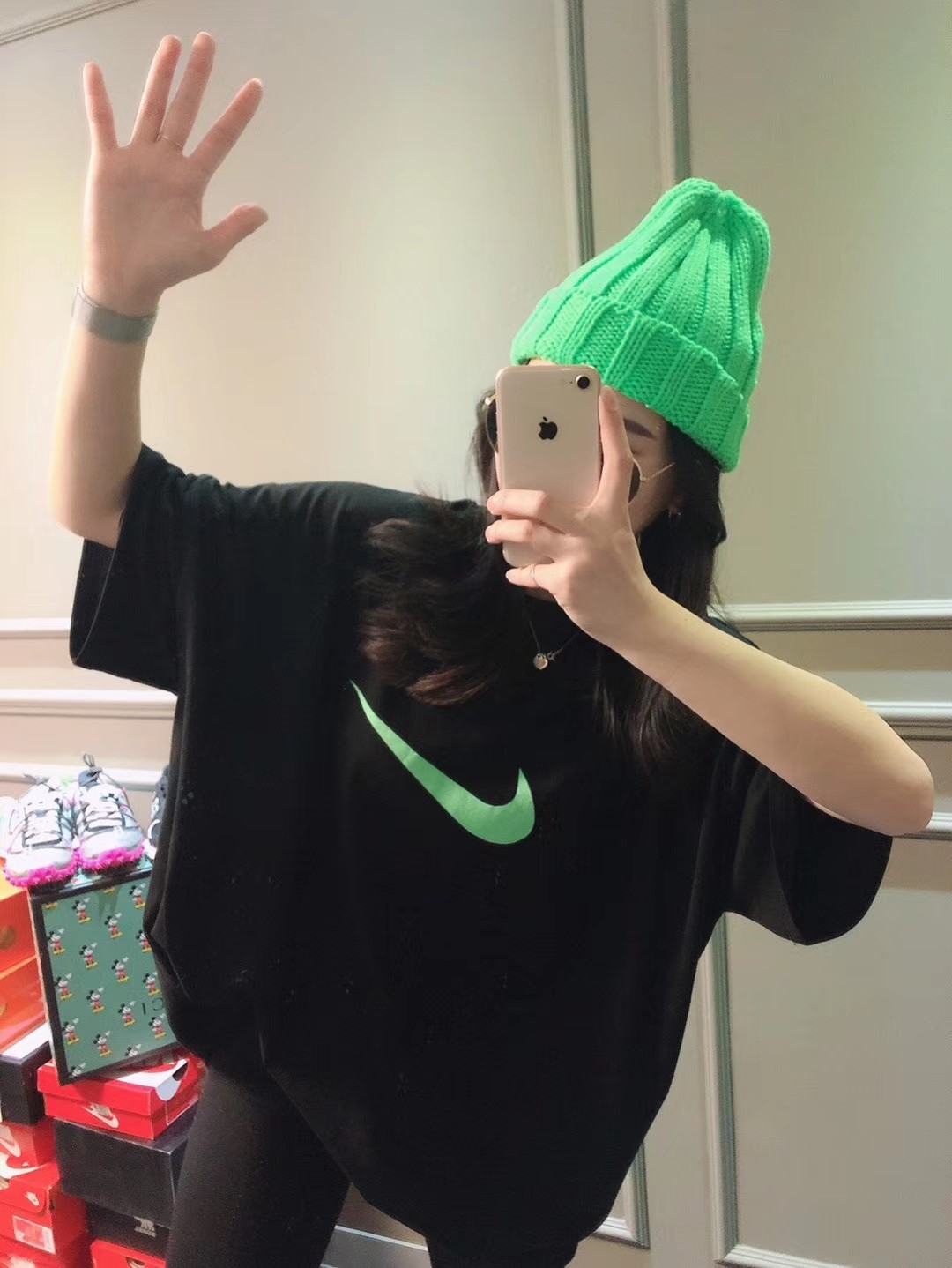 黑色