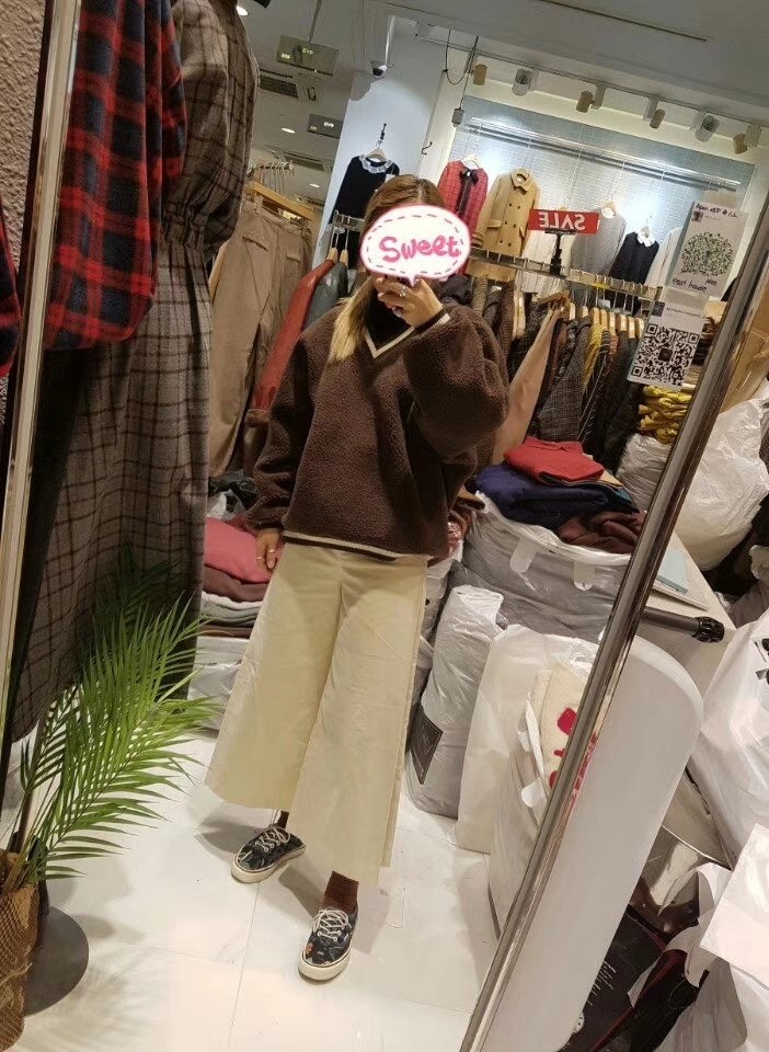 浅棕色