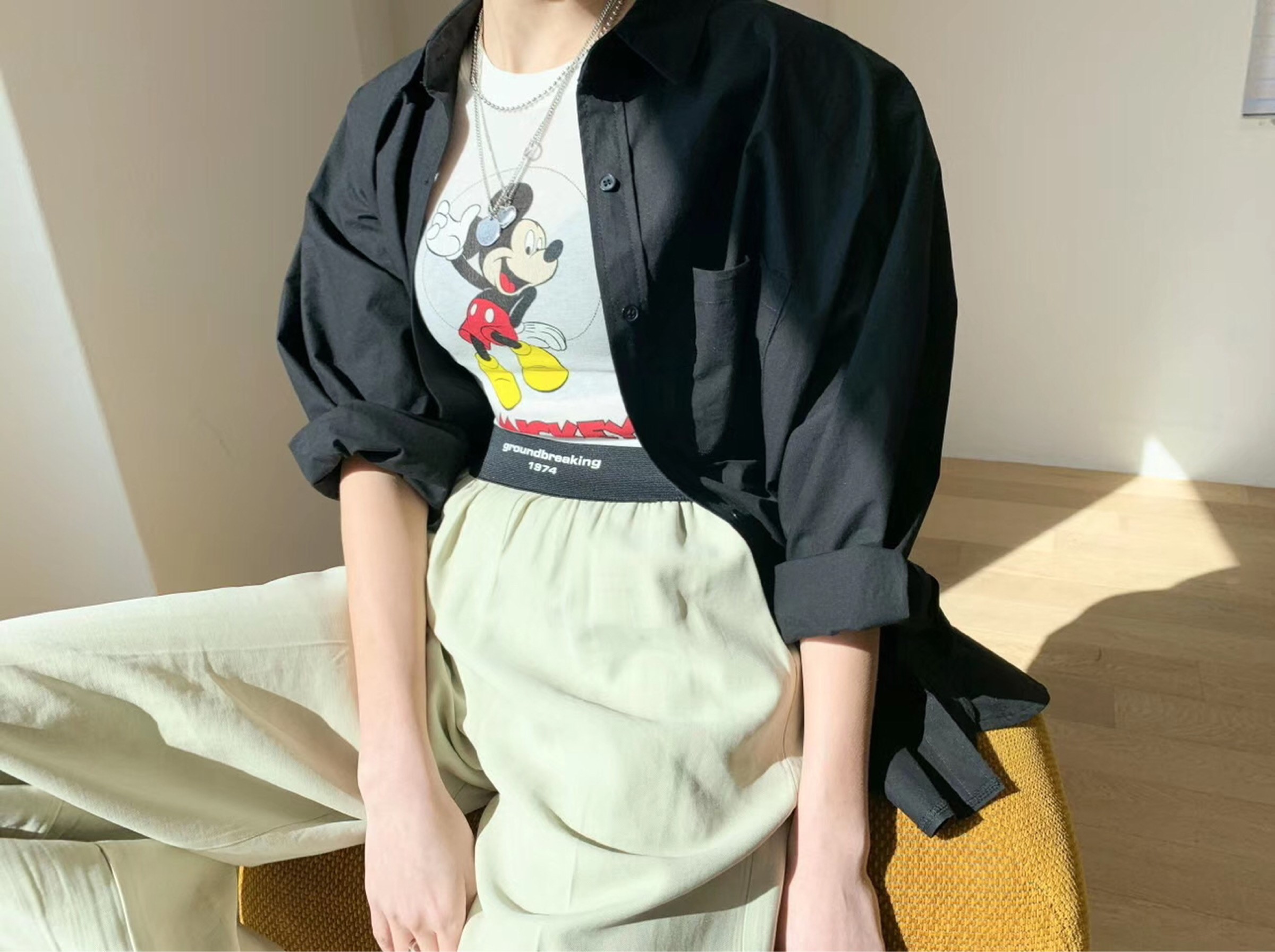 黑色