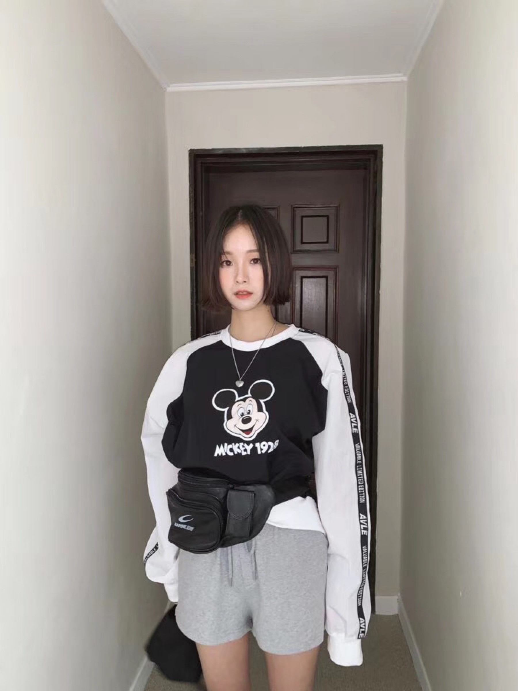 黑色