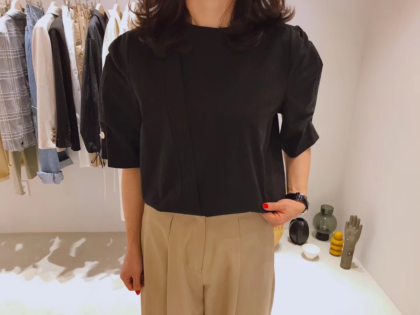 黑色