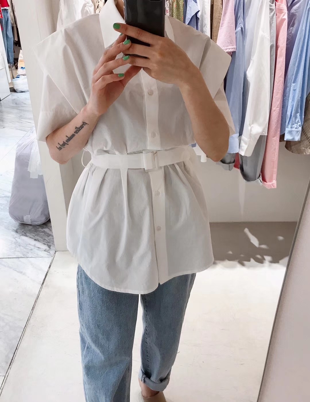 白色